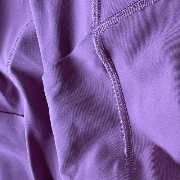 New NWT Lululemon leggings beautiful rose 🌹 color - Picture 7 of 7